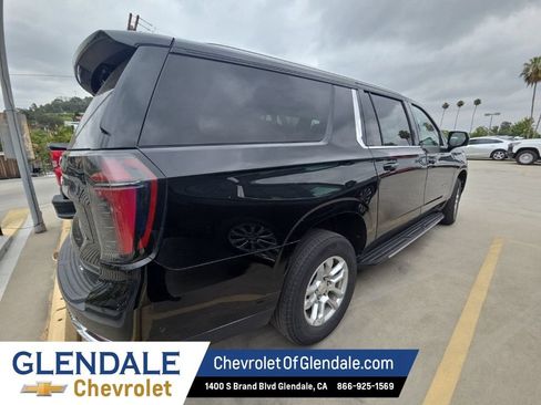 Certified 2025 Chevrolet Suburban LT AWD/4WD image 7
