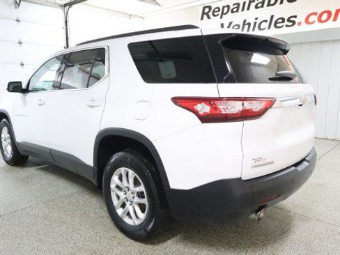 Used 2020 Chevrolet Traverse LT FWD image 3