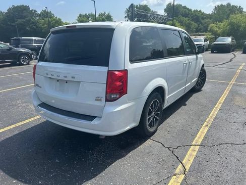 Used 2019 Dodge Grand Caravan GT FWD image 4