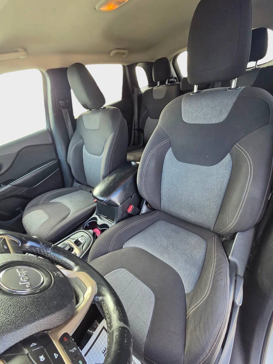Used 2014 Jeep Cherokee Latitude FWD image 10