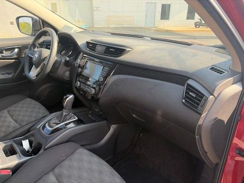 Used 2019 Nissan Rogue Sport SV FWD image 11