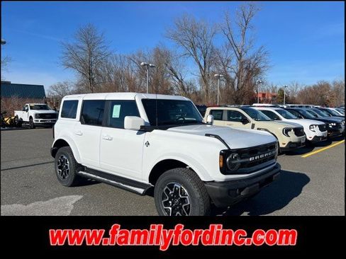 New 2025 Ford Bronco Outer Banks image 1