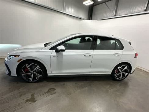 New 2026 Volkswagen GTI SE image 2