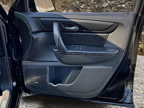 Used 2017 GMC Acadia Limited SLT image 22