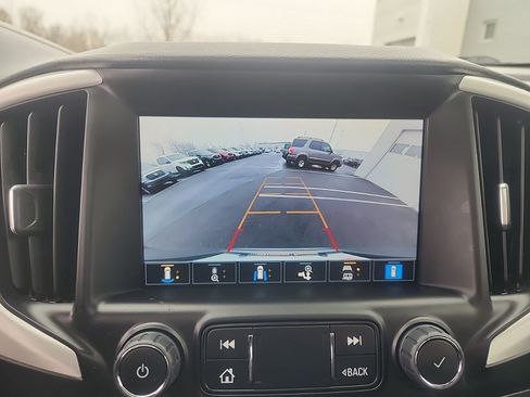Used 2023 GMC Terrain SLT w/ Infotainment Package II image 24