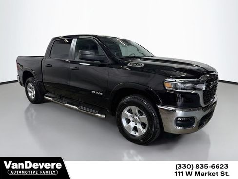 Used 2025 RAM 1500 Big Horn AWD/4WD image 1