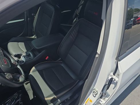 Used 2023 GMC Terrain AT4 w/ Tech Package AWD/4WD image 12