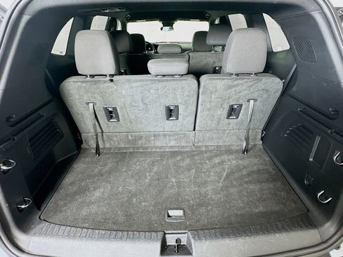 Used 2025 GMC Acadia Elevation image 29