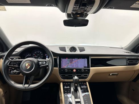 Certified 2026 Porsche Macan AWD/4WD image 27