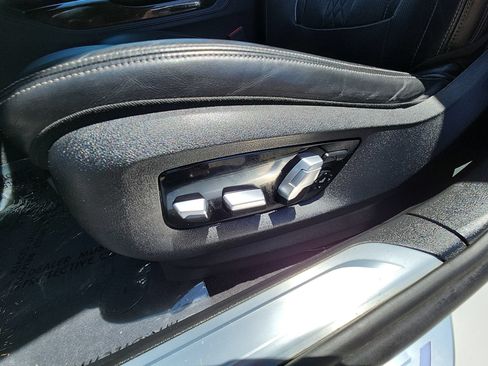 Used 2022 BMW 740i w/ Premium Package RWD image 14
