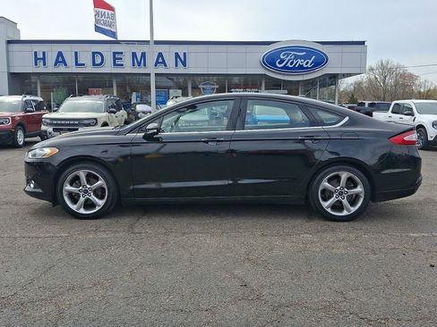 Used 2016 Ford Fusion SE w/ Equipment Group 201A FWD image 4