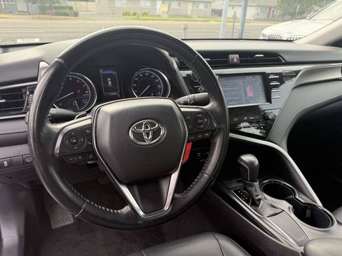 Used 2019 Toyota Camry SE FWD image 15