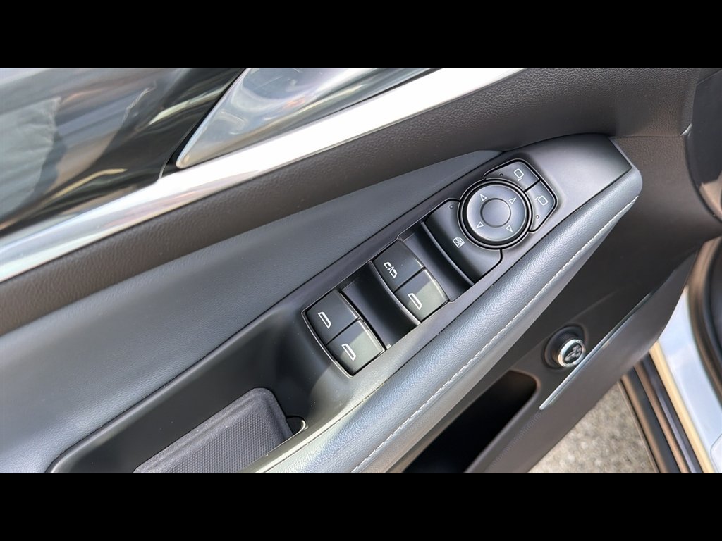 Used 2021 Buick Enclave Essence w/ Trailering Package, 5000 lbs. AWD/4WD image 8