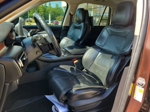 Used 2020 Lincoln Aviator Reserve w/ Equipment Group 202A AWD/4WD image 4