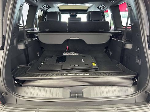 Used 2025 Lexus GX 550 w/ Accessory Package (2T) AWD/4WD image 13