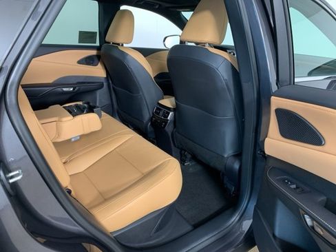 Used 2025 Lexus RX 350 w/ Convenience Package image 39