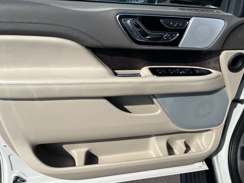Used 2024 Lincoln Navigator Reserve AWD/4WD image 13