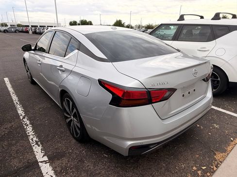 Used 2020 Nissan Altima 2.5 SR FWD image 6