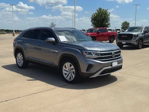 Used 2023 Volkswagen Atlas Cross Sport SE FWD image 2