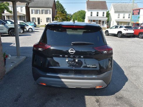 Used 2023 Nissan Rogue SV w/ SV Premium B Package AWD/4WD image 5