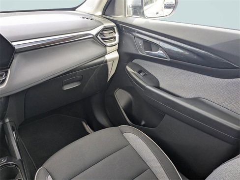Used 2025 Chevrolet TrailBlazer LT image 23