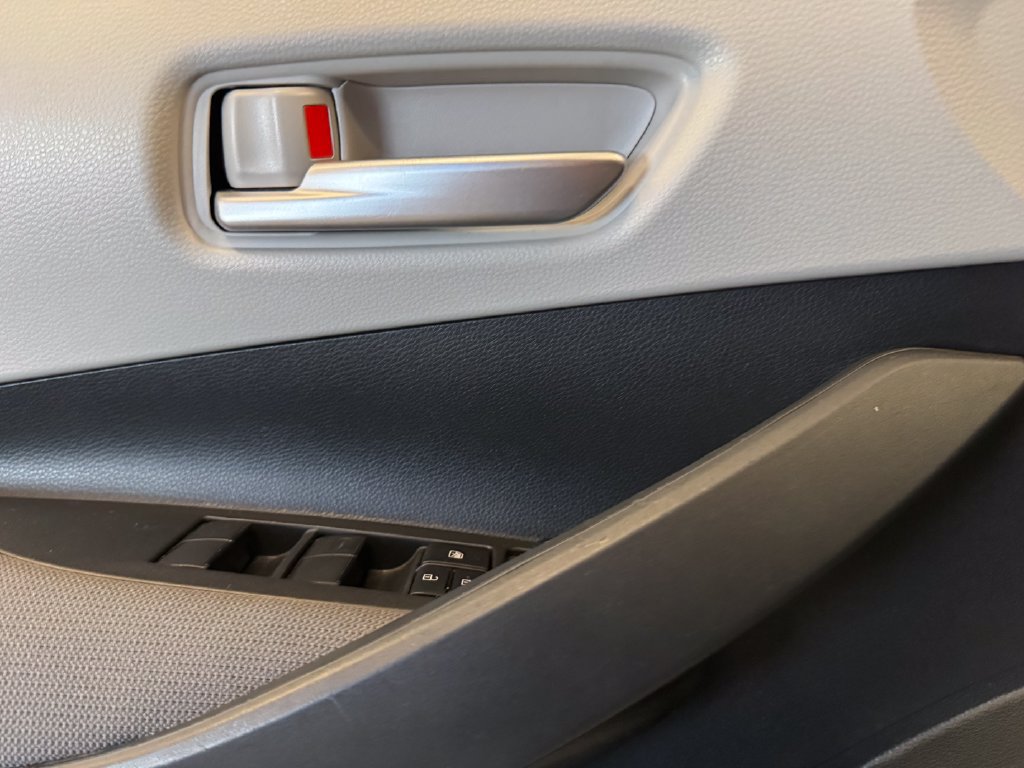Used 2020 Toyota Corolla LE FWD image 19