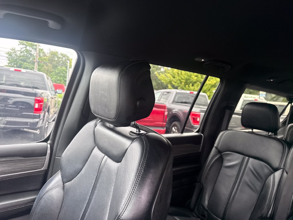 Used 2024 Jeep Wagoneer L Series II w/ Flexible Seating Group AWD/4WD image 46