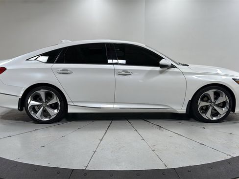 Used 2020 Honda Accord Touring image 6