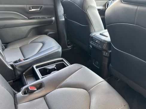 Used 2025 Toyota Grand Highlander FWD image 30