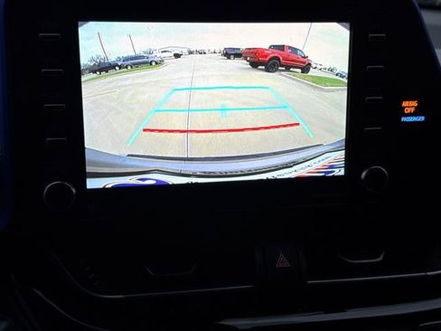 Used 2020 Toyota C-HR XLE image 25