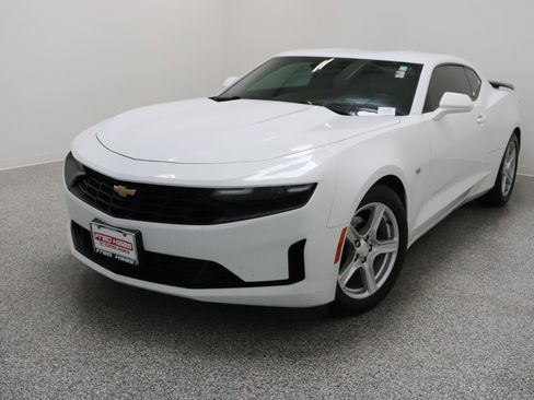 Used 2023 Chevrolet Camaro LT RWD image 2