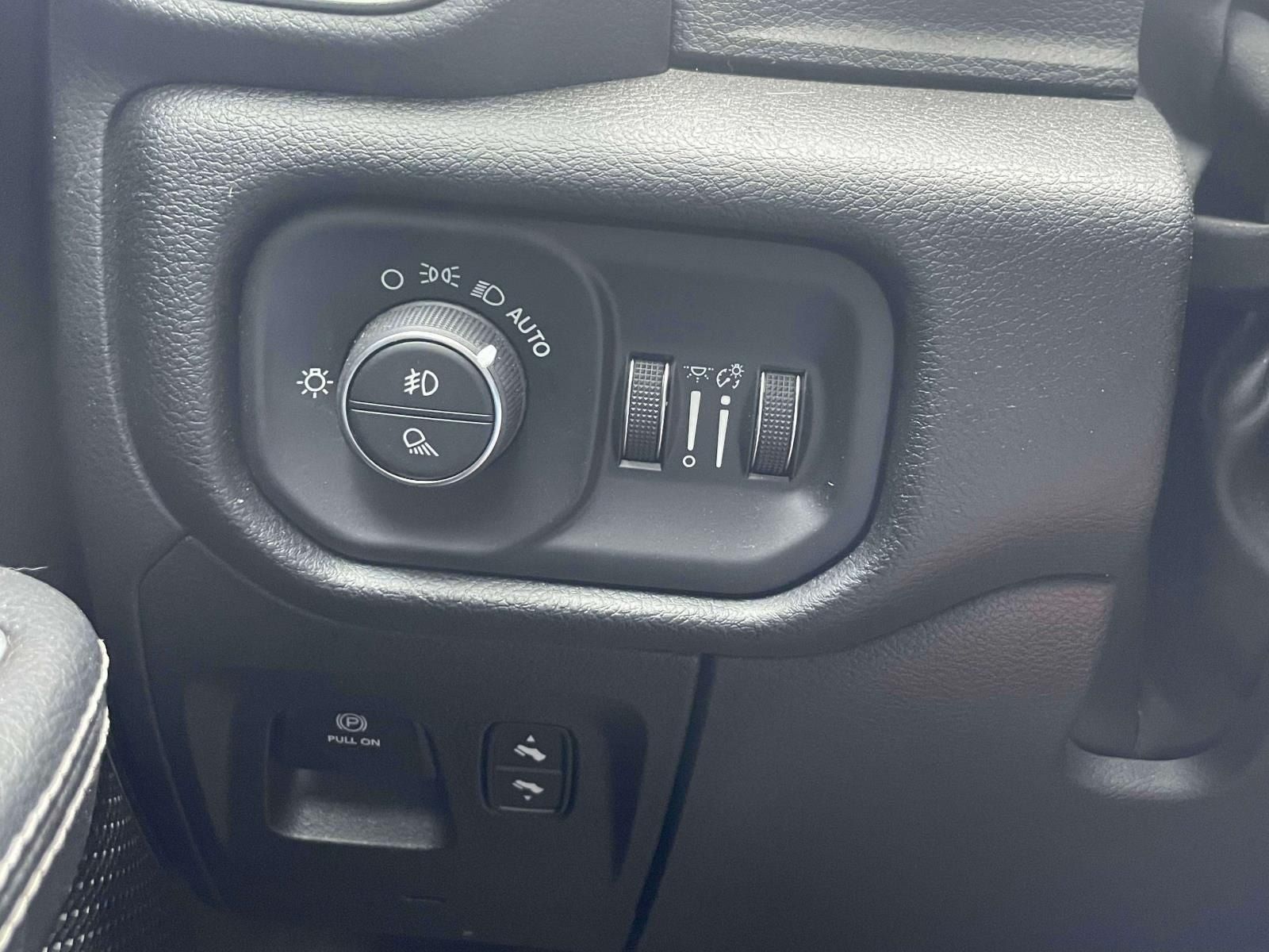 Used 2022 RAM 1500 Laramie AWD/4WD image 21