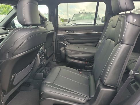 New 2026 Jeep Grand Cherokee L Limited AWD/4WD image 9