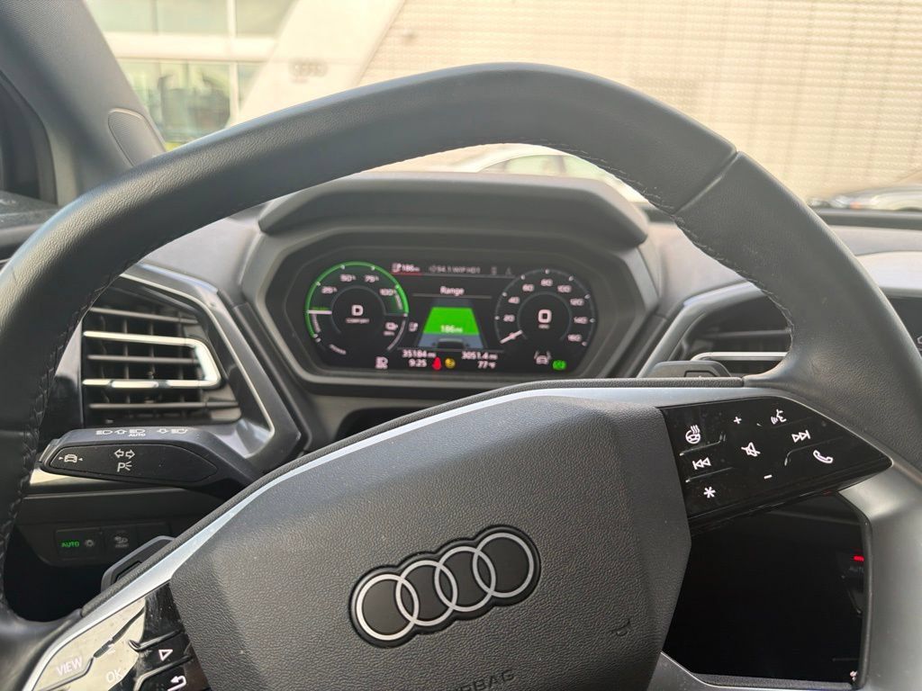 Used 2022 Audi Q4 e-tron Prestige AWD/4WD image 9