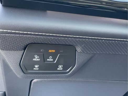 Used 2024 Volkswagen Atlas SEL Premium R-Line image 25