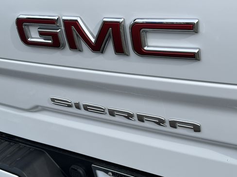 Used 2025 GMC Sierra 1500 Elevation image 8