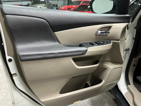 Used 2016 Honda Odyssey SE image 23