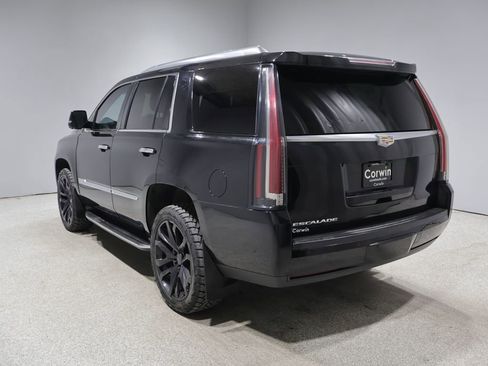 Used 2017 Cadillac Escalade Luxury AWD/4WD image 5