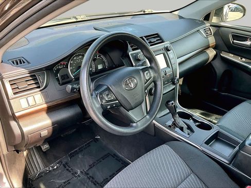 Used 2015 Toyota Camry LE FWD image 17