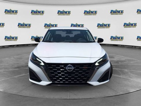 Used 2025 Nissan Altima 2.5 SR FWD image 14