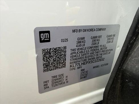 Used 2025 Chevrolet Trax LT FWD image 27
