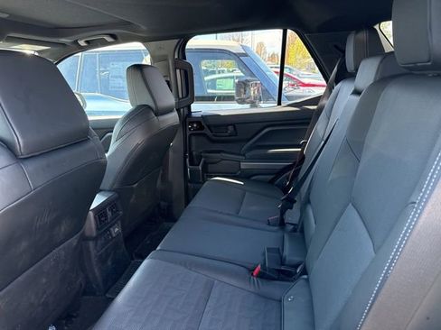 Used 2026 Toyota 4Runner TRD Off-Road Premium image 9