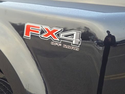 Used 2023 Ford F450 XLT w/ FX4 Off-Road Package image 17