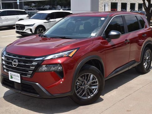 Used 2025 Nissan Rogue S FWD image 37