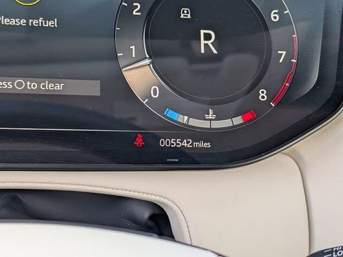 Used 2024 Land Rover Range Rover SE image 24