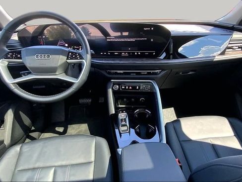 Used 2025 Audi Q5 Premium w/ Convenience Package AWD/4WD image 15