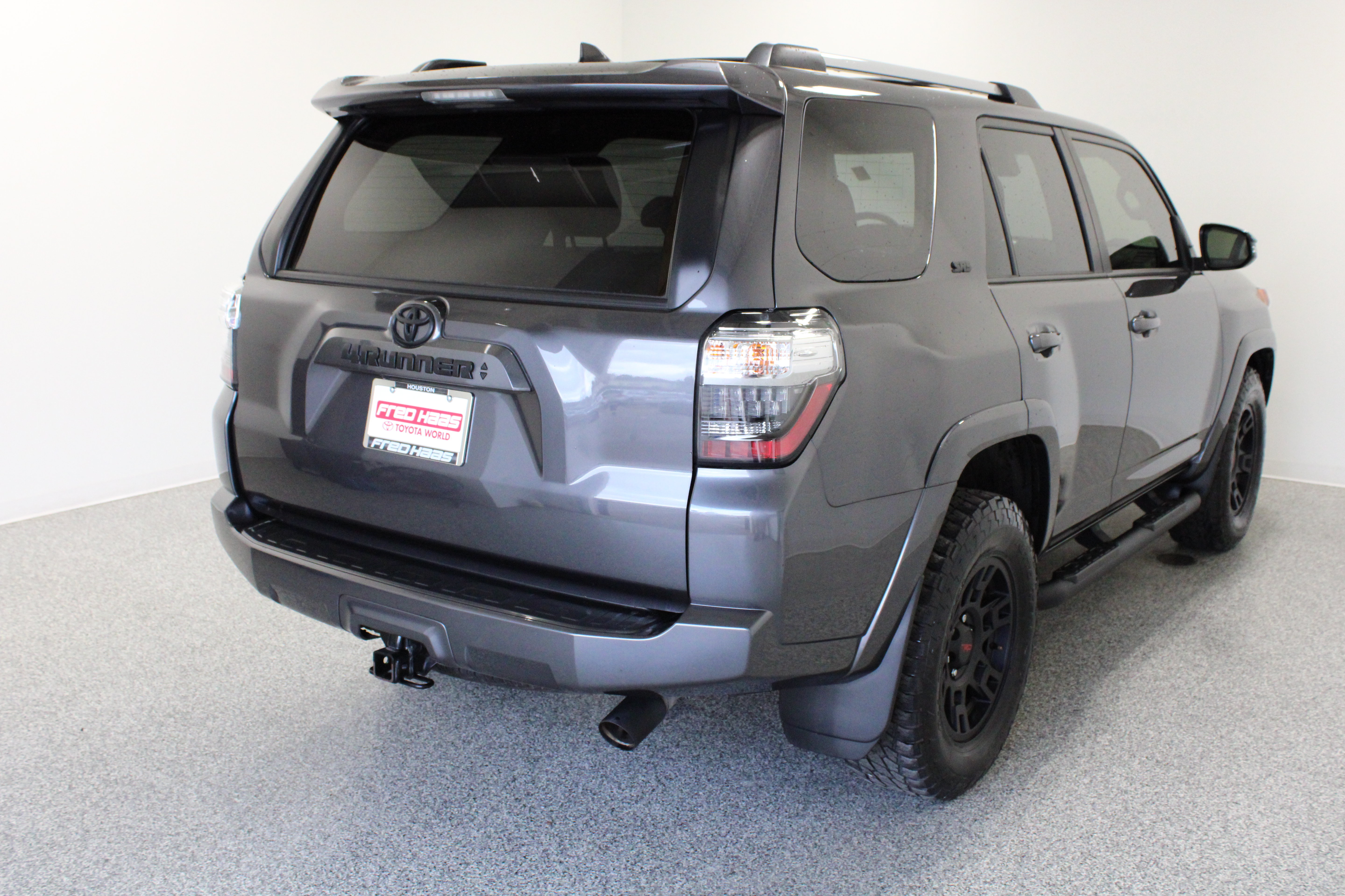 Used 2023 Toyota 4Runner SR5 Premium w/ Moonroof Package RWD image 7