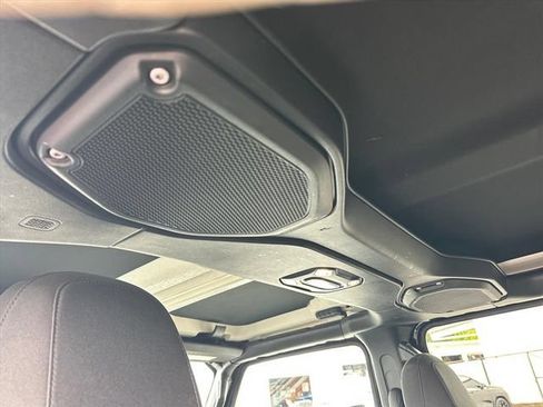 Used 2020 Jeep Wrangler Unlimited Sport AWD/4WD image 18