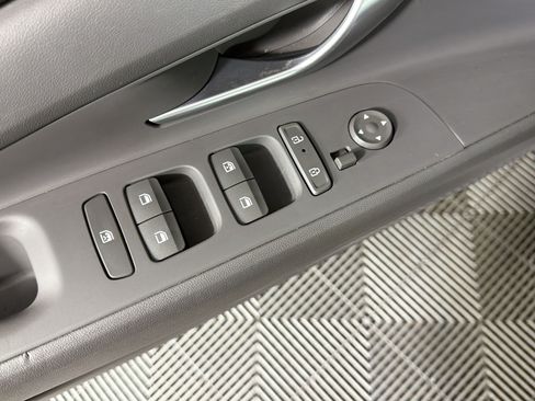 Used 2025 Hyundai Elantra SEL FWD image 27