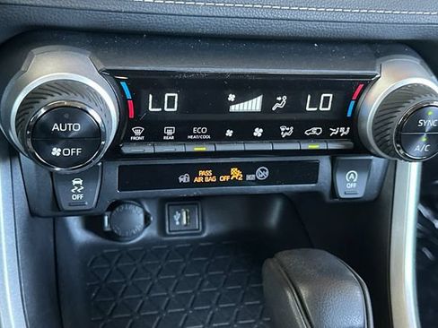 Used 2024 Toyota RAV4 XLE FWD image 20